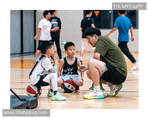 篮球新手必看团队协作入门指南助你快速融入球场氛围